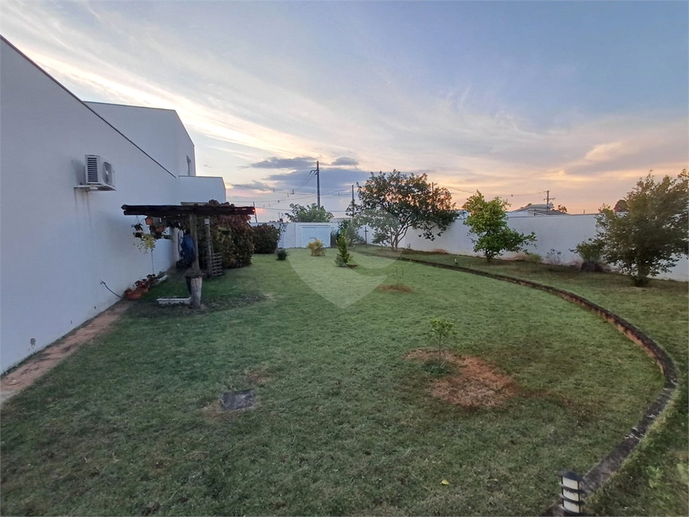 Sobrado à venda com 3 quartos, sendo 1 suíte, em Jardim Solar do Bosque, Sorocaba, SP