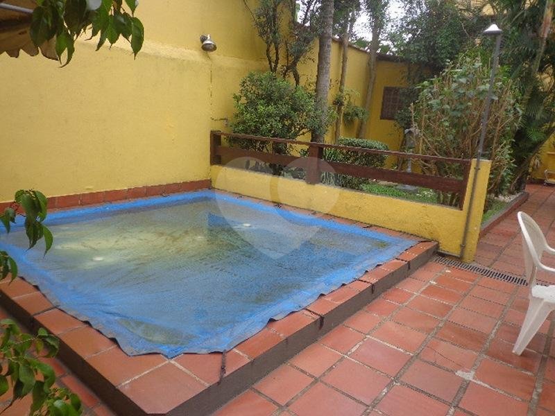 Sobrado à venda com 3 quartos, sendo 2 suítes, em Indianópolis, São Paulo, SP