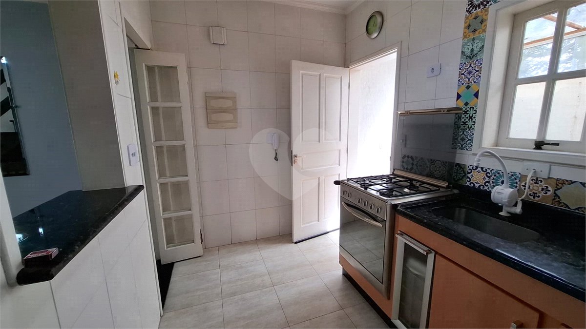 Casa à venda com 2 suítes no condomínio Village Palmas, São Paulo - SP