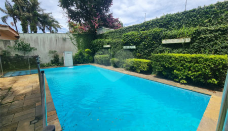Casa à venda com 3 quartos, sendo 1 suíte, em Interlagos, São Paulo, SP