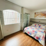 Casa à venda com 4 quartos, sendo 1 suíte,  em Jardim Stella, Santo André, SP