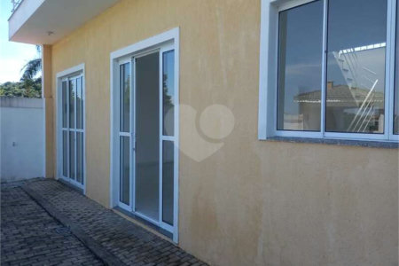Casa à venda com 4 quartos, sendo 2 suítes,  no condomínio Jardim Imperador, Igaratá - SP