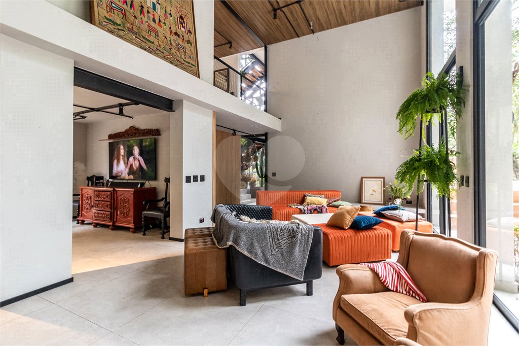 Casa à venda com 4 suítes no condomínio Granja do Morumbi, São Paulo - SP