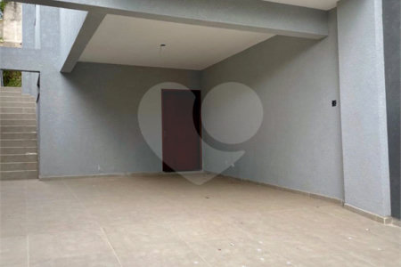 Sobrado à venda com 3 suítes em Jardim dos Pinheiros, Atibaia, SP