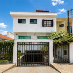 Sobrado à venda com 4 quartos, sendo 2 suítes, em Vila Pires, Santo André, SP