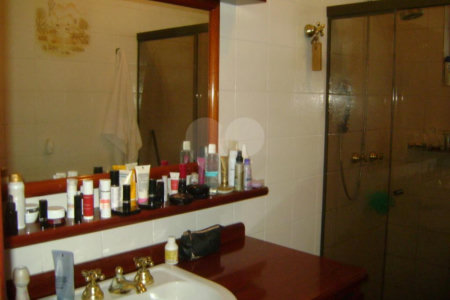 Casa à venda com 3 quartos, sendo 1 suíte,  em Jardim Colombo, São Paulo, SP