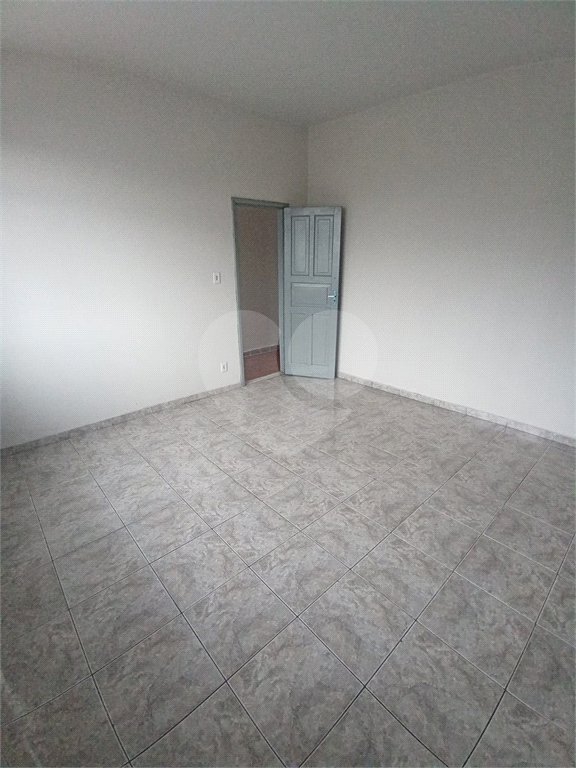 Sobrado para alugar com 2 quartos em Campo Grande, Rio de Janeiro, RJ