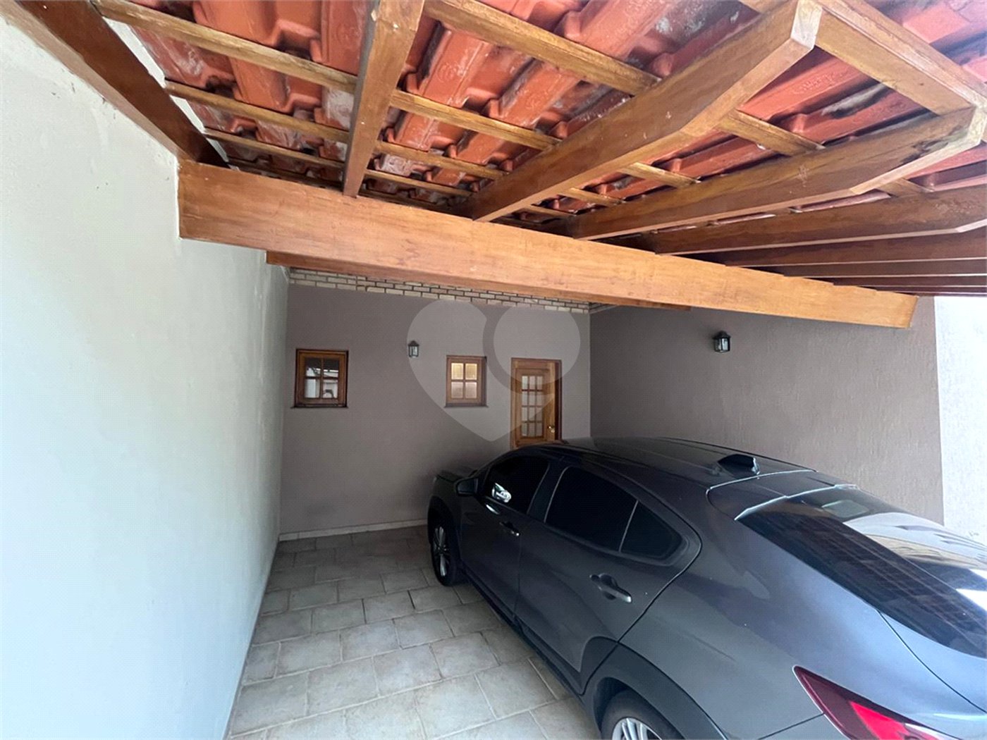 Casa à venda com 4 quartos, sendo 2 suítes, no condomínio Jornalista Américo Ariza, São Paulo - SP
