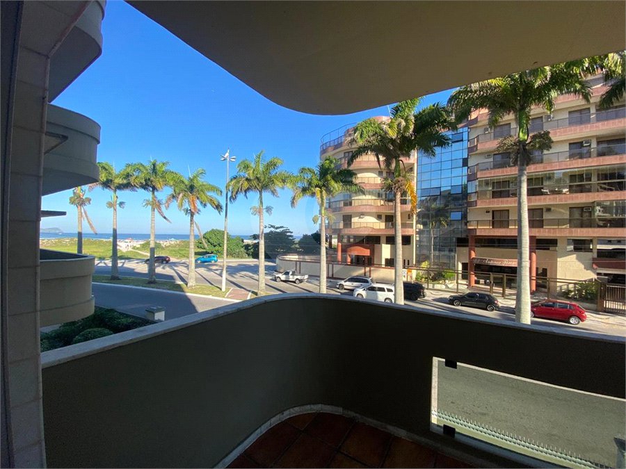 Apartamento à venda com 3 quartos, sendo 1 suíte,  em Vila Nova, Cabo Frio, RJ
