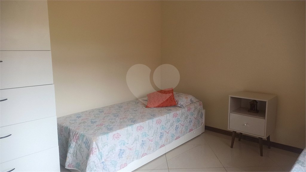 Casa à venda com 3 quartos, sendo 1 suíte, no condomínio Serra da Estrela, Atibaia - SP