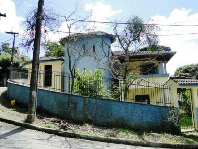 Sobrado à venda com 3 quartos, sendo 1 suíte,  em Tremembé, São Paulo, SP