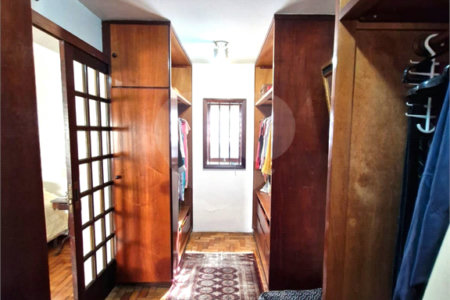 Casa à venda com 4 quartos, sendo 1 suíte,  em Granja Julieta, São Paulo, SP