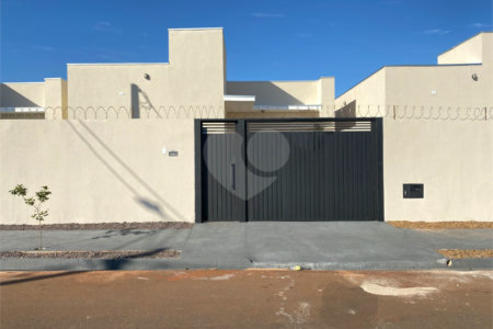 Casa à venda com 2 quartos, sendo 1 suíte,  em Ipê, Três Lagoas, MS
