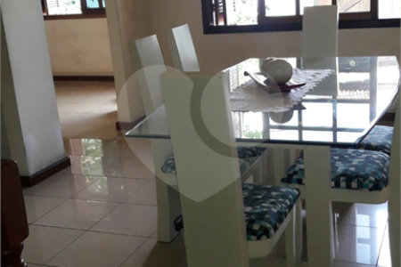 Casa à venda com 3 quartos, sendo 2 suítes, no condomínio Itatitara, Rio de Janeiro - RJ