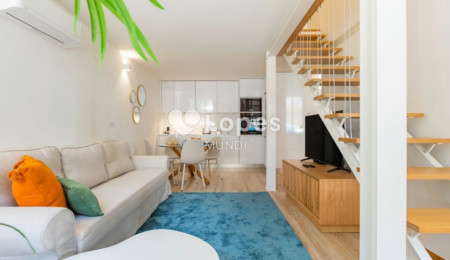 Apartamento T2 Duplex à venda no Bonfim, Porto, Portugal – Mobiliado