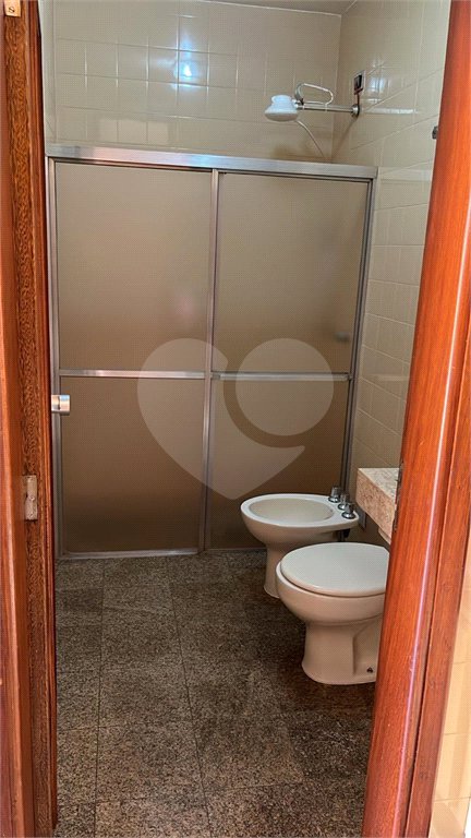 Sobrado à venda com 4 quartos, sendo 1 suíte, no Centro, Araraquara, SP