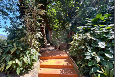 Casa à venda com 4 quartos, sendo 1 suíte, em Lagoa, Rio de Janeiro, RJ