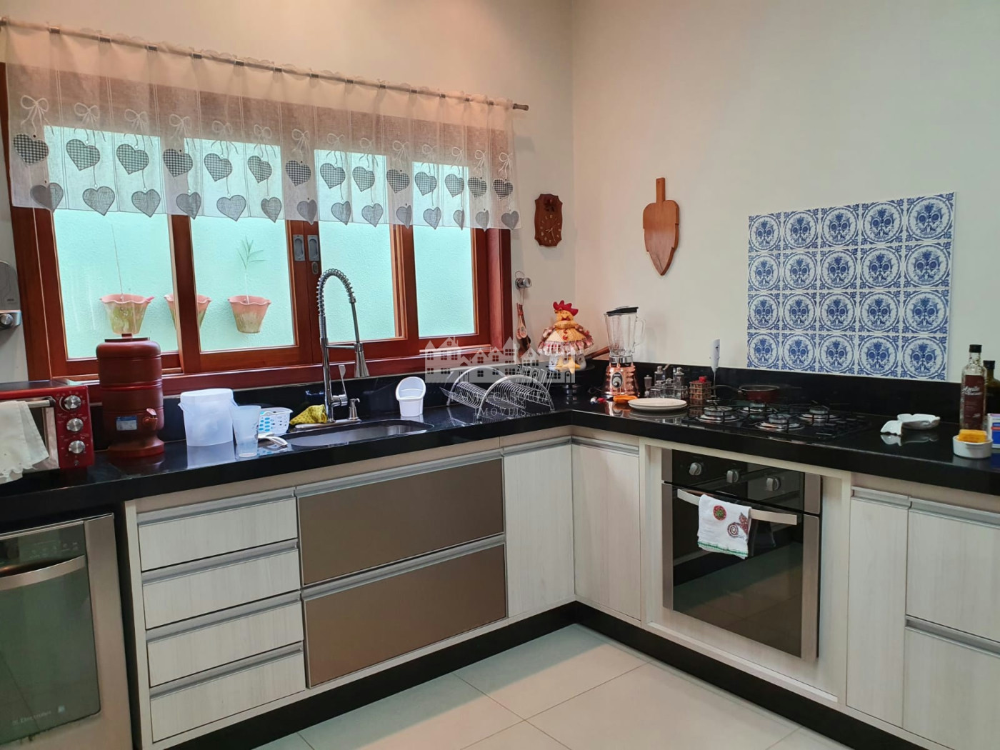 Casa para locação no Jardim Paulista – um refúgio com vista deslumbrante em Atibaia
