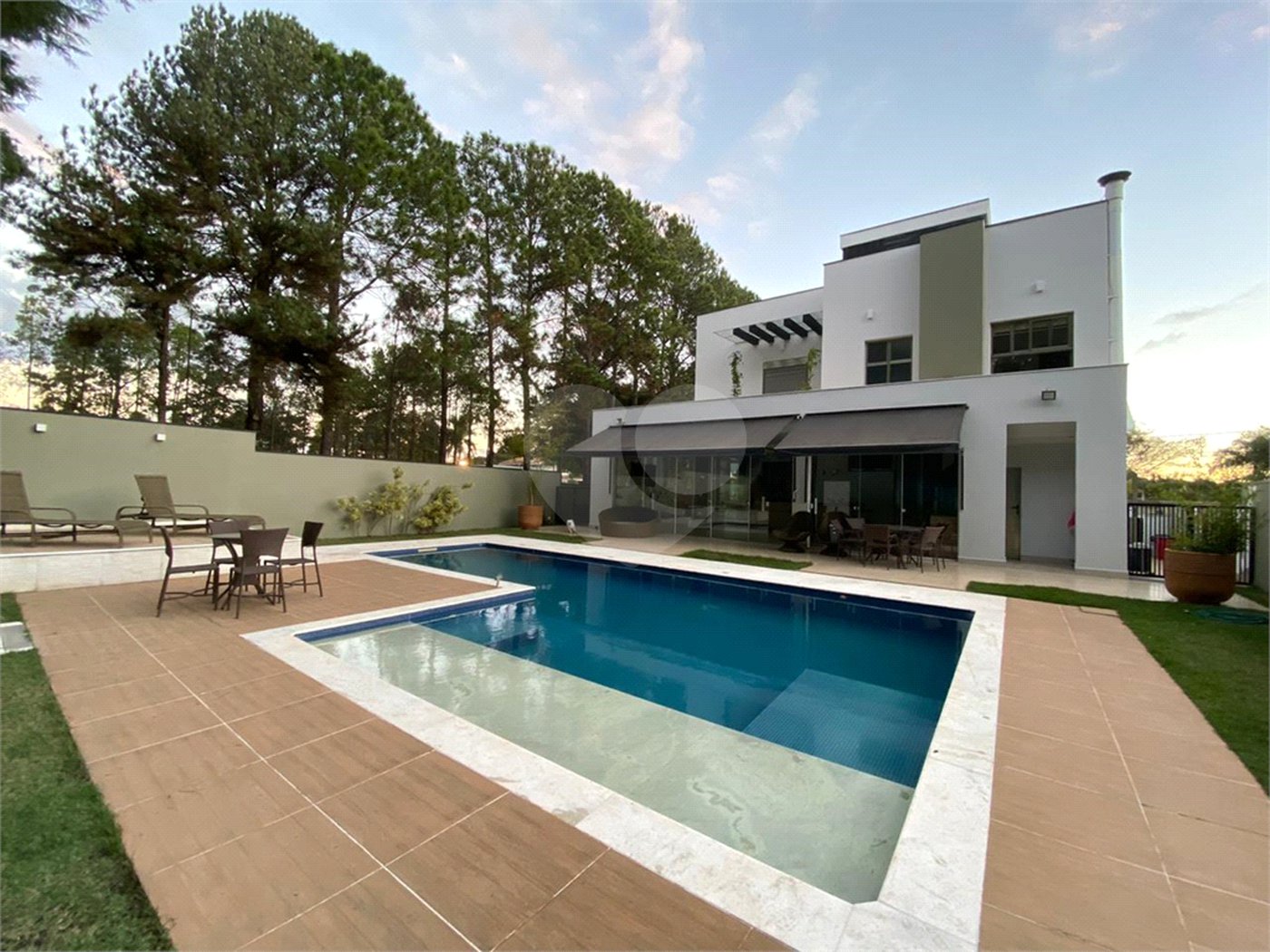 Casa à venda com 4 suítes no condomínio Vivendas do Lago, Sorocaba - SP
