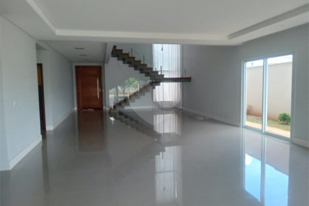 Casa à venda com 4 quartos, sendo 3 suítes,  no condomínio Residencial Montreal, São Carlos - SP