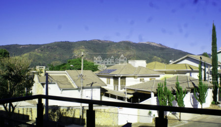 Sobrado de Alto Padrão para Venda em Atibaia – Sofisticação, Conforto e Localização Privilegiada