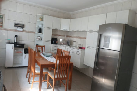 Casa à venda com 4 quartos, sendo 1 suíte, em Jardim Rosa de Franca, Guarulhos, SP