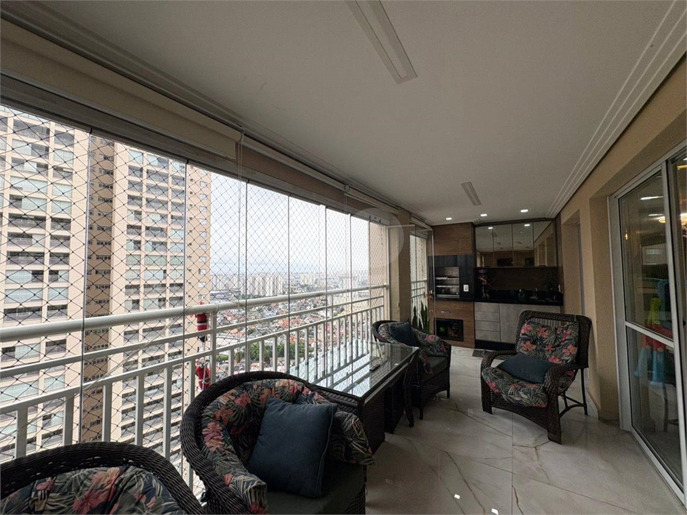 Apartamento à venda com 4 quartos, sendo 3 suítes, em Vila Augusta, Guarulhos, SP