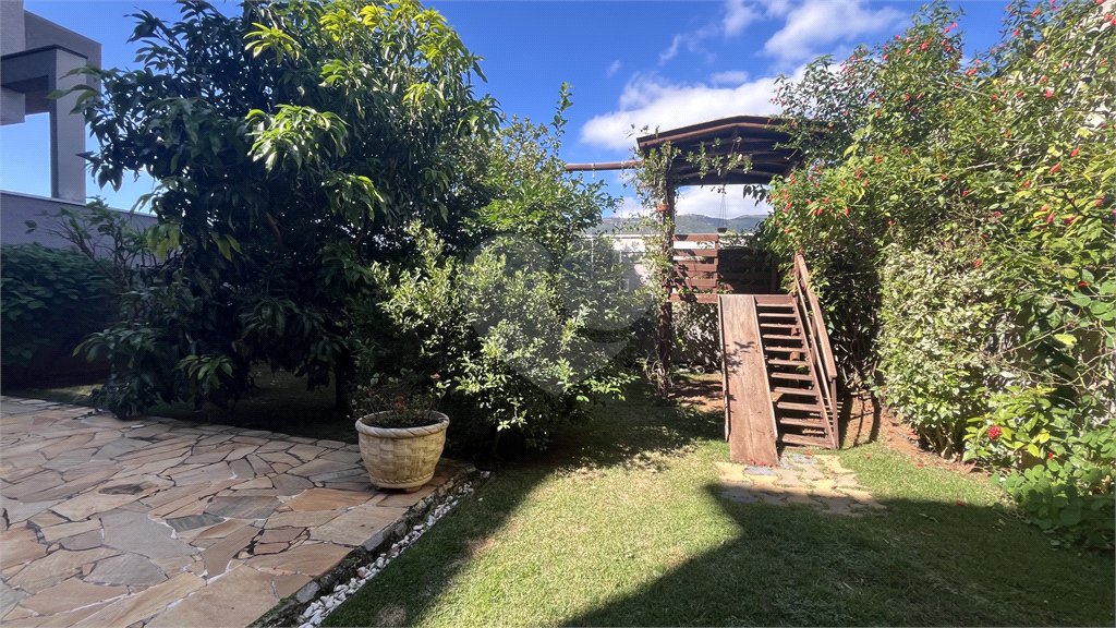 Sobrado à venda com 3 suítes em Jardim Maristela, Atibaia, SP
