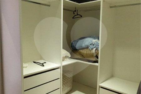 Casa à venda com 3 suítes no condomínio Figueira Garden, Atibaia - SP
