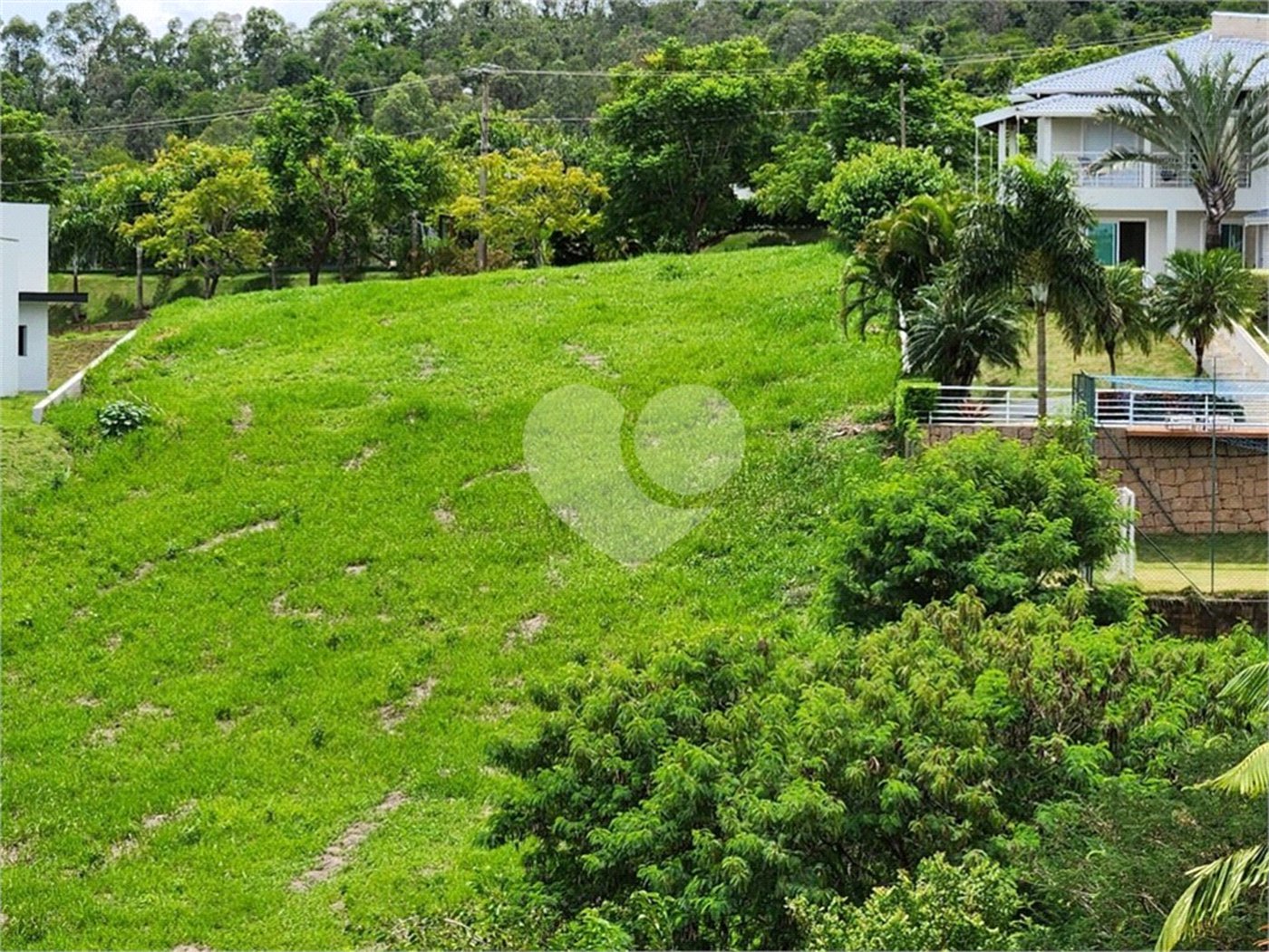 Terreno à venda no condomínio Jardim Primavera, Louveira - SP