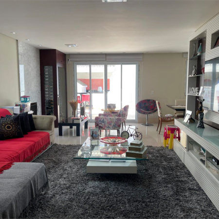 Casa à venda com 4 quartos, sendo 2 suítes,  no condomínio Village Place, São Paulo - SP