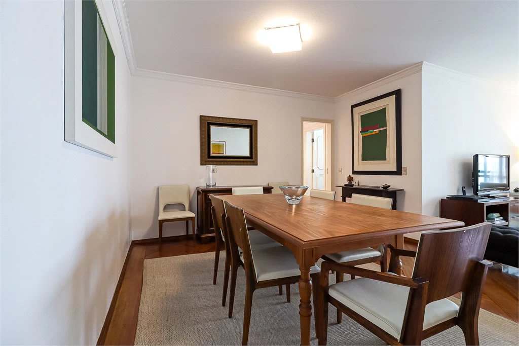 Apartamento à venda com 4 quartos, sendo 2 suítes, em Vila Morumbi, São Paulo, SP