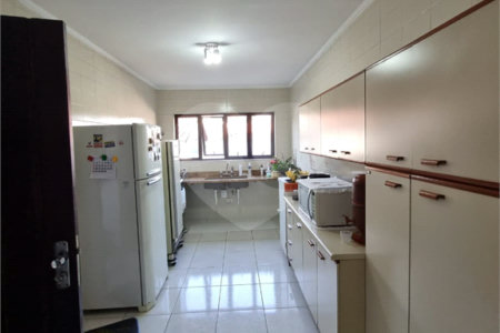 Sobrado à venda com 3 quartos em Bortolândia, São Paulo, SP