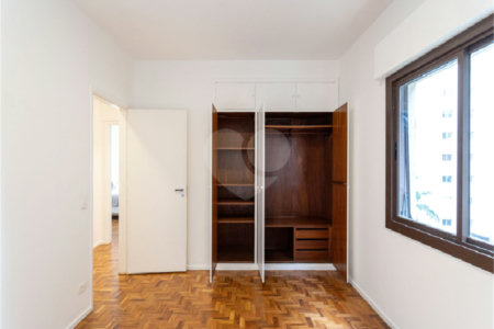 Apartamento à venda com 3 quartos, sendo 1 suíte, em Itaim Bibi, São Paulo, SP