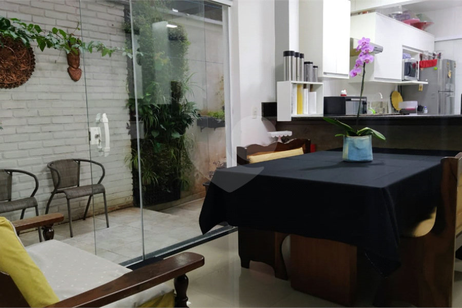 Sobrado à venda com 3 quartos, sendo 1 suíte, em Jardim Tabatinga, Guarulhos, SP