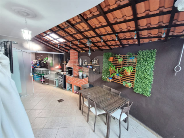 Sobrado à venda com 3 quartos, sendo 1 suíte,  em Parque Capuava, Santo André, SP
