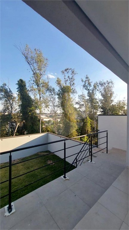 Casa à venda com 3 quartos, sendo 2 suítes, no condomínio Reserva dos Jatobás, Louveira - SP