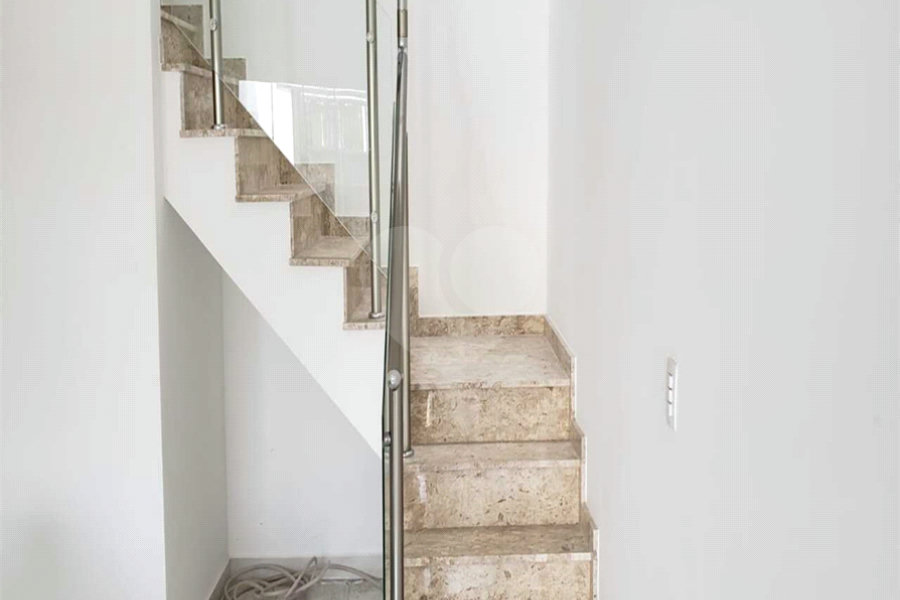 Sobrado à venda com 3 quartos, sendo 1 suíte, em Vila Romero, São Paulo, SP