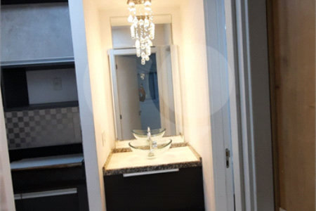 Apartamento à venda com 2 quartos em Santo Amaro, São Paulo, SP