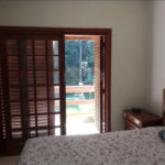 Casa à venda com 4 quartos, sendo 1 suíte, no condomínio Quinta da Cachoeira, Embu das Artes - SP