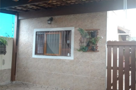 Casa à venda com 2 quartos em Jardim Savoy, Itanhaém, SP