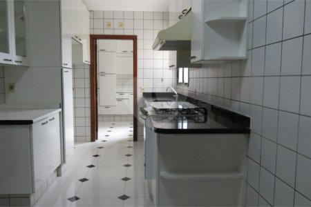 Apartamento à venda com 4 quartos, sendo 2 suítes,  em Cambuí, Campinas, SP