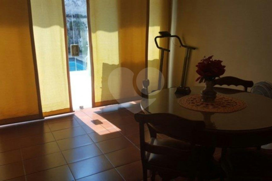 Sobrado à venda com 4 quartos, sendo 1 suíte, em Tremembé, São Paulo, SP