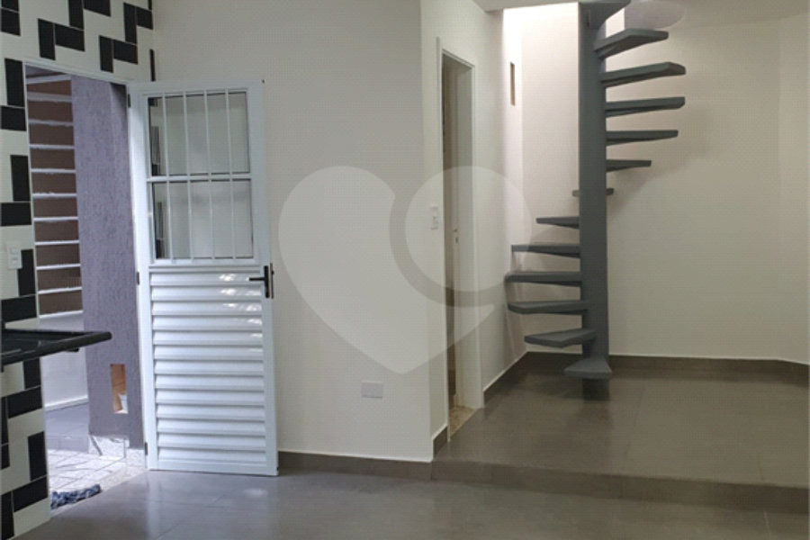 Sobrado à venda com 4 quartos em Santa Terezinha, São Paulo, SP