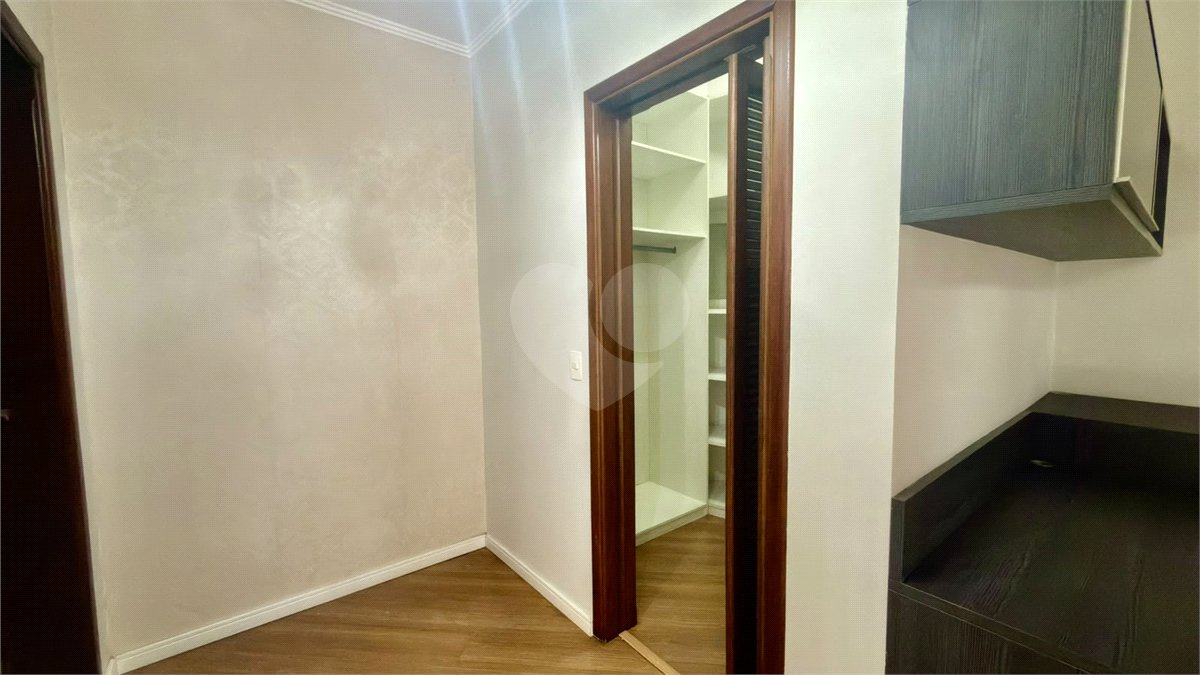 Casa à venda com 4 suítes no condomínio Parque Village Castelo, Itu - SP