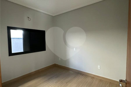 Casa à venda com 3 quartos, sendo 1 suíte, no condomínio Lagos D´icaraí, Salto - SP
