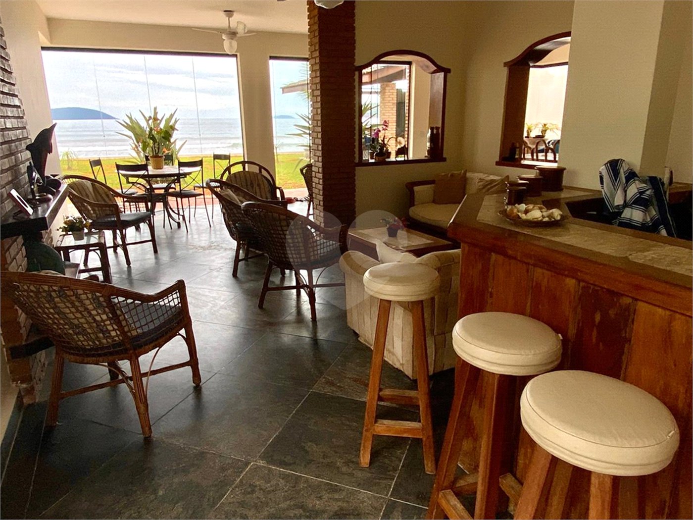 Casa à venda com 6 quartos, sendo 4 suítes,  em Maranduba, Ubatuba, SP
