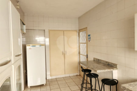 Casa à venda com 4 quartos, sendo 1 suíte, no Centro, Araraquara, SP