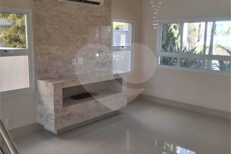 Casa à venda com 3 suítes no condomínio Portal do Jequitibá, Valinhos - SP