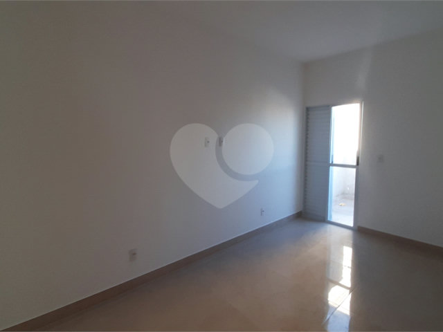 Casa à venda com 2 quartos no condomínio Residencial Luta, São Paulo - SP